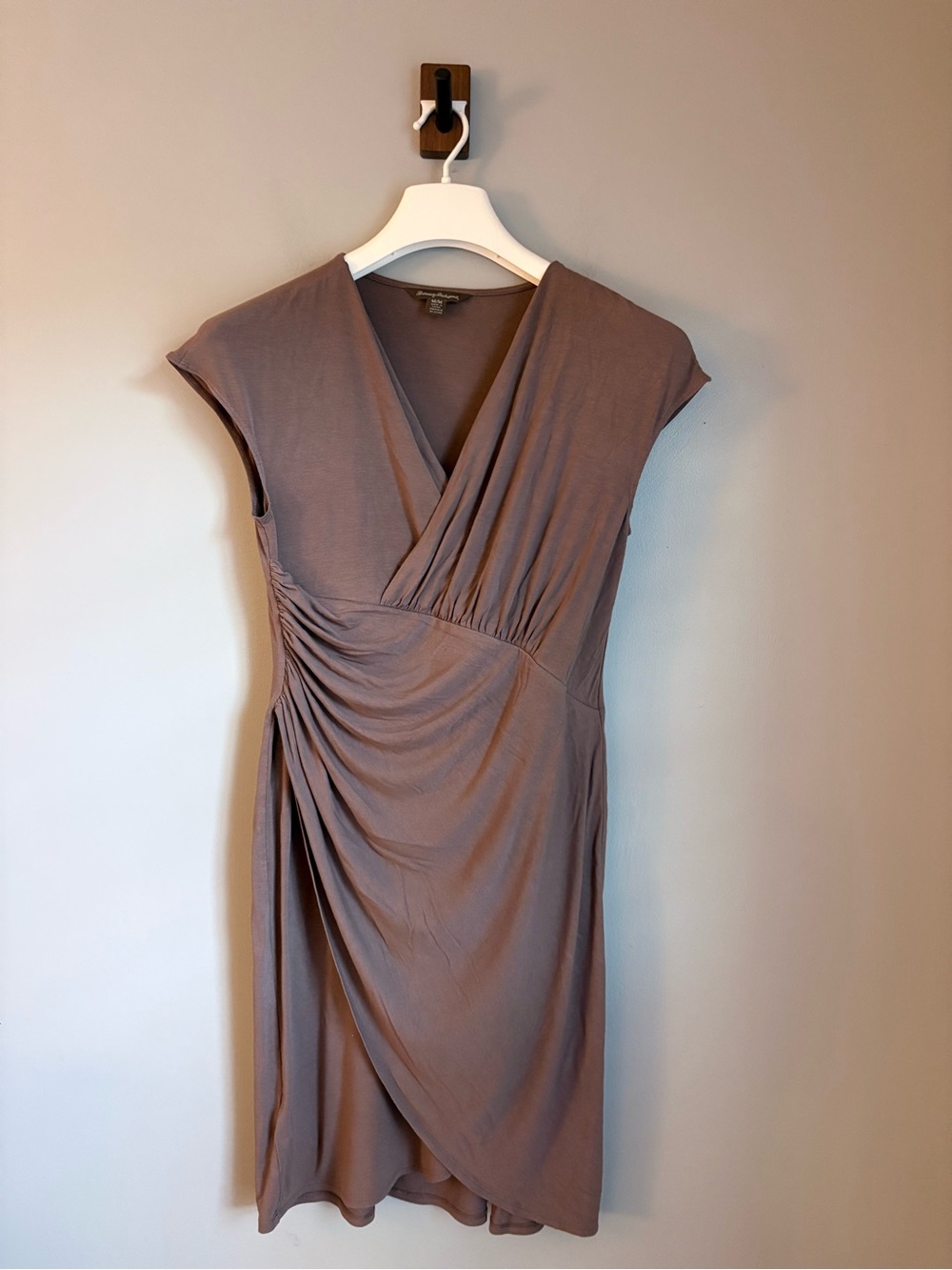 Tommy Bahama Womens Medium Brown Taupe V-Neck Ruched Faux Wrap Knit Dress M
